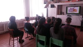 6.04.2018 для 8- и 9-классников Макарова О.А. провела классный час «Питание в особых условиях: соревнование, экзамены, творческие и интеллектуальные конкурсы»