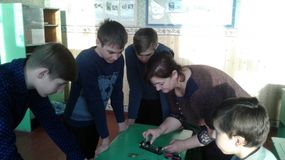 Занятие кружка "Техническое моделирование". Регулируем напряжение реостатом!