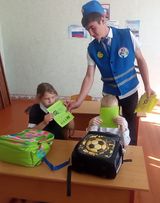Знакомим первоклассников со световозвращателями