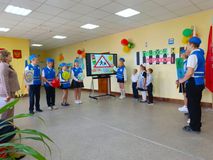 учим правила перехода проезжей части